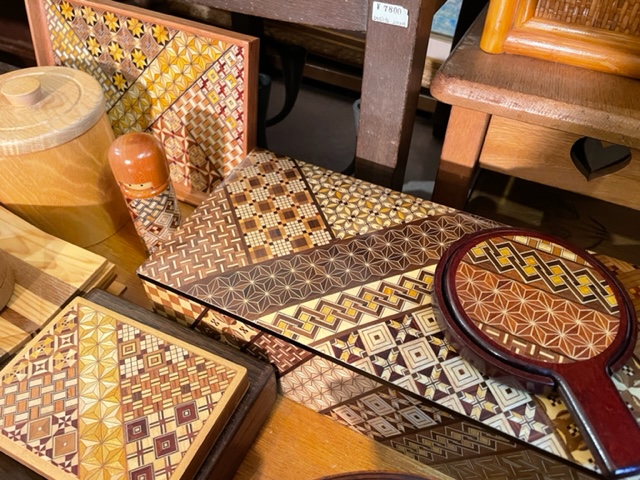 杉並区善福寺にある古道具屋ひねもす道具店では寄木細工の買取強化しています。