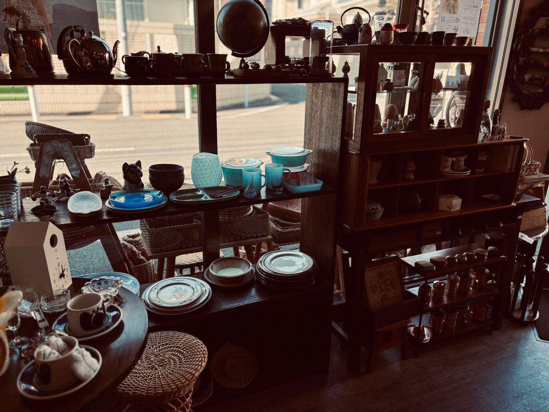 AIが紹介する「ひねもす道具店」 - 【公式】古道具屋 ひねもす道具店